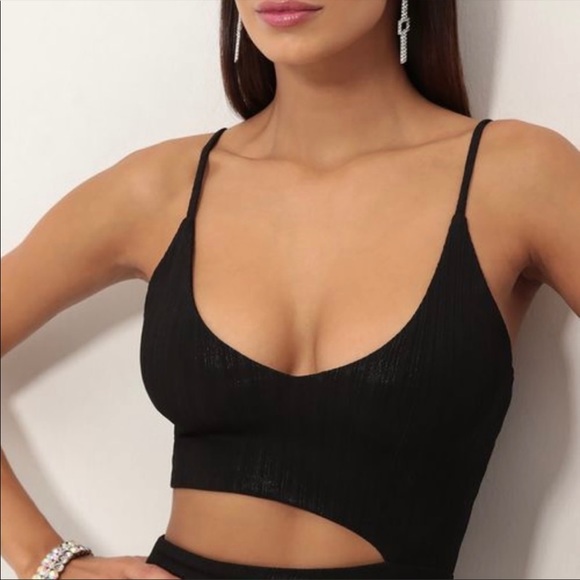 Highly slit dress that is sexy but classy. - Picture 3 of 5